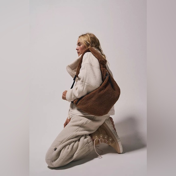 FP Movement Overachiever Sherpa Sling NWOT - Picture 4 of 10